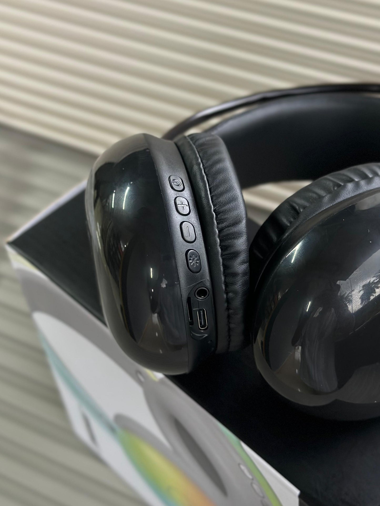 BOSE HEADS WITH RGB LIGHTS