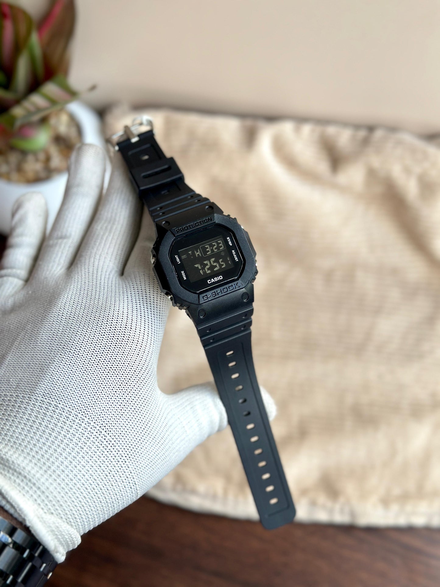 CASIO G-SHOCK 5600UB