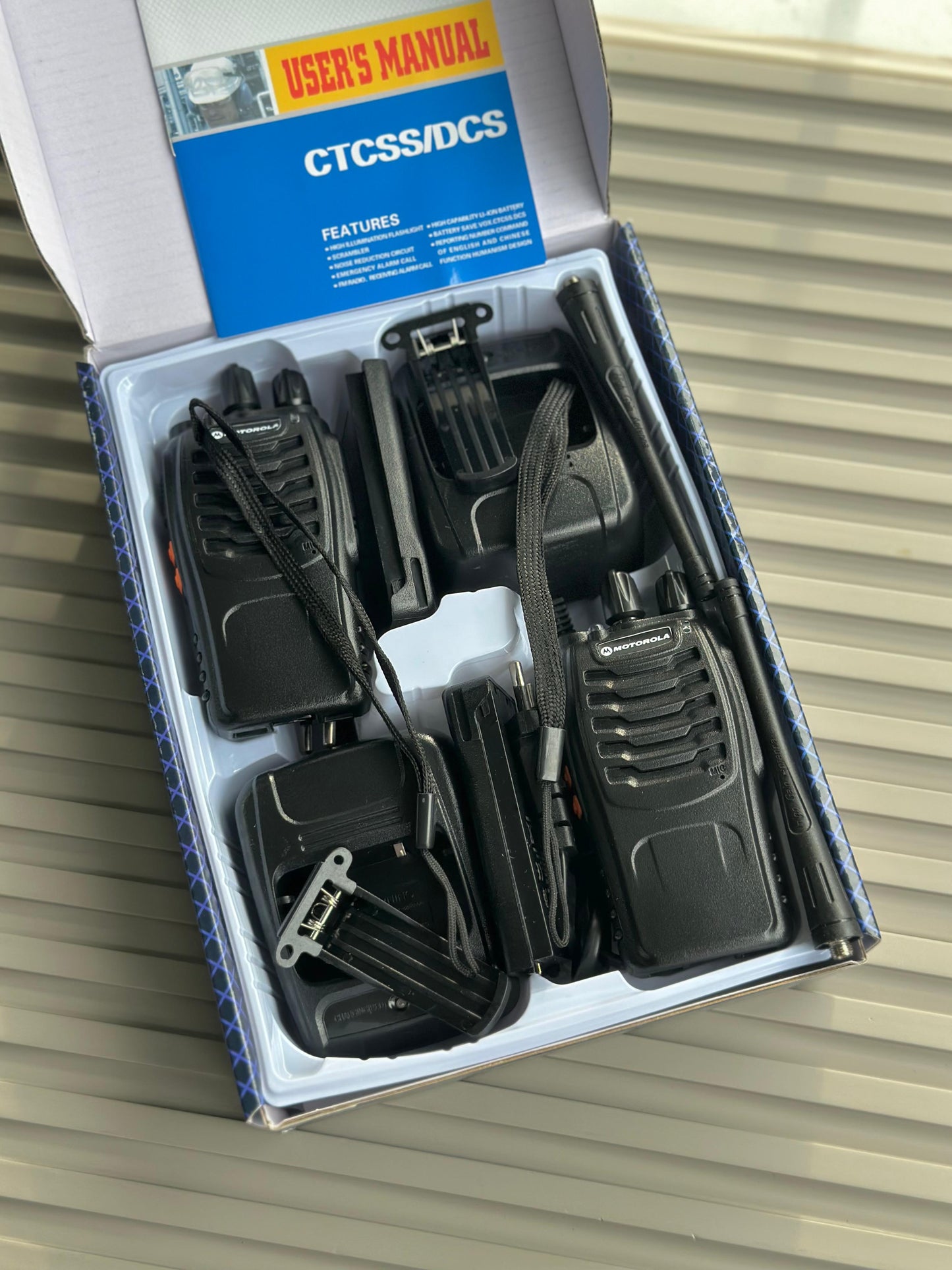 MOTOROLA WALKIE TALKIE