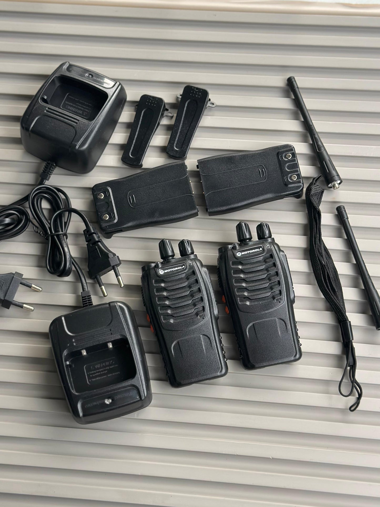 MOTOROLA WALKIE TALKIE